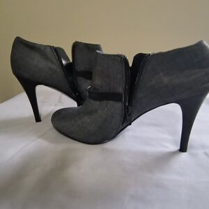 Elegant Gray Women's Heels